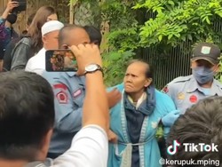 Kisah Ibu Eny dan Tiko Tinggal di Rumah Mewah Terbengkalai Jakarta