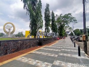 Proyek Alun-alun Kajen Pekalongan Dikritik, Sekda: Jumat Kita Tutup Dulu