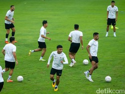Semifinal Piala AFF 2022 mempertemukan Timnas Indonesia dengan Timnas Vietnam.