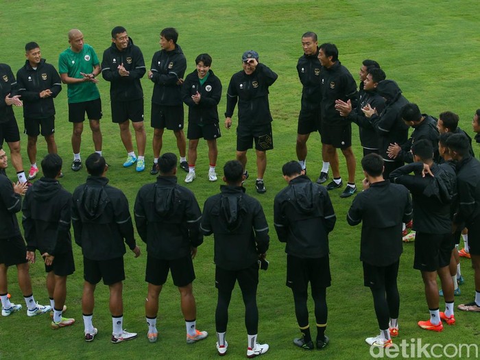 Timnas Indonesia kembali menggelar latihan keras jelang laga melawan Vietnam di babak semifinal leg I Piala AFF 2022.