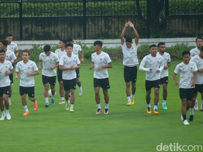 Timnas Indonesia kembali menggelar latihan keras jelang laga melawan Vietnam di babak semifinal leg I Piala AFF 2022.