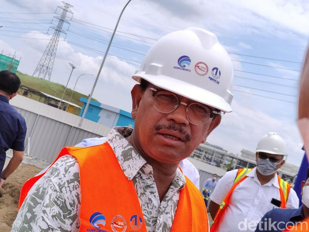 Kebutuhan Spektrum Naik, Menkominfo Analisa Lelang Frekuensi Emas 700 MHz Kebutuhan Spektrum Naik, Menkominfo Analisa Lelang Frekuensi Emas 700 MHz