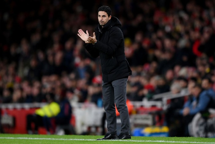 LONDON, ENGLAND - JANUARY 03: Mikel Arteta, Manager of Arsenal, applauds their side during the Premier League match between Arsenal FC and Newcastle United at Emirates Stadium on January 03, 2023 in London, England. (Photo by Justin Setterfield/Getty Images)