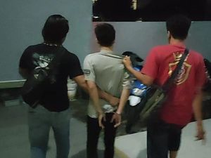 Polisi Tangkap Pesilat di Kediri yang Bubarkan Latihan Perguruan Silat Lain Polisi Tangkap Pesilat di Kediri yang Bubarkan Latihan Perguruan Silat Lain