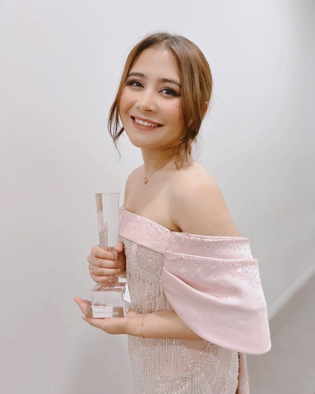 Prilly Latuconsina/ Foto: Instagram.com/ @prillylatuconsina96 Prilly Latuconsina