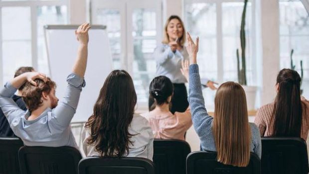 Public speaking/ foto: Freepik/ master1305