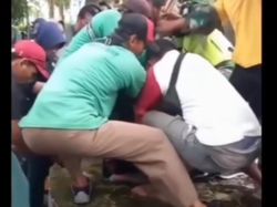 Detik-detik Penyelamatan Bocah Tercebur Sumur di Candi Borobudur