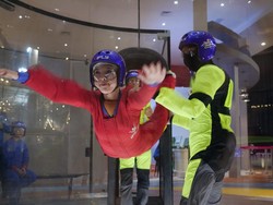 Satu-satunya Sky Diving Indoor di Dekat Jakarta, Ada di Trans Studio Cibubur