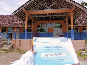 Warna Baru di SDN Ciroyom Sukabumi Berkat Donasi Sahabat Baik