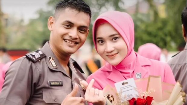 Yeni Inka dan Suami Polisi