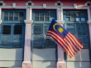 Malaysia Gebuk Barang Mewah! Mulai Juli, Pajak Naik Sampai 10% Malaysia Gebuk Barang Mewah! Mulai Juli, Pajak Naik Sampai 10%