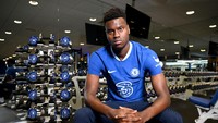Benoit Badiashile (bek), 35 juta paun. Baru direkrut 5 Januari lalu, dengan 1 penampilan sejauh ini. Foto: dok. Chelsea