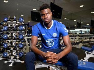 Resmi! Benoit Badiashile Jadi Milik Chelsea