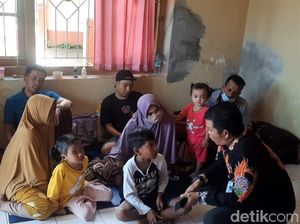 Puluhan Anak Tak Bisa Sekolah gegara Tertahan di Pelabuhan Kalianget Sumenep Puluhan Anak Tak Bisa Sekolah gegara Tertahan di Pelabuhan Kalianget Sumenep