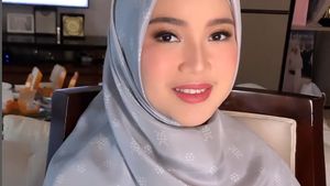 10 Gaya Chacha Frederica yang Tak Dikenali Warga Sebagai Istri Bupati Kendal