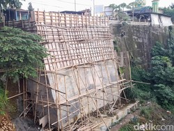 Pembangunan Tembok Antilongsor Jembatan 3 Cilebut Dilanjut Tahap 2