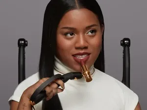 LOreal Rilis Aplikator Makeup Canggih untuk Difabel, Jadi Mudah Pakai Lipstik