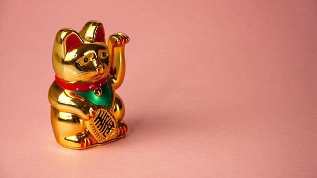 Makna keberuntungan patung kucing Maneki-Neko