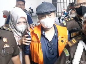2 Kali Eks Bupati Inhil Bebas dari Jeratan Kasus Korupsi 2 Kali Eks Bupati Inhil Bebas dari Jeratan Kasus Korupsi
