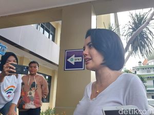 Anak Tegaskan Masih Pakai Kartu Nikita Mirzani, tapi Isinya dari Toni Anak Tegaskan Masih Pakai Kartu Nikita Mirzani, tapi Isinya dari Toni