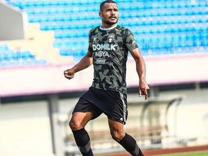 Persipura Rekrut Israel Gantikan Brian yang Hengkang ke Dewa United Persipura Rekrut Israel Gantikan Brian yang Hengkang ke Dewa United