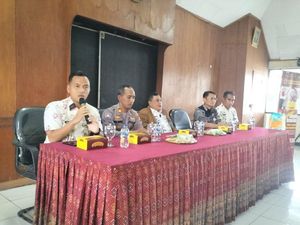 Ketua RW di Jakbar Kena Sanksi Usai Pungli Warga, Istri Dicopot dari PKK