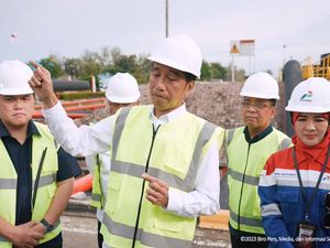 Cek Blok Raksasa Rokan, Jokowi Minta Genjot Produksi 400 Ribu Barel/Hari Cek Blok Raksasa Rokan, Jokowi Minta Genjot Produksi 400 Ribu Barel/Hari