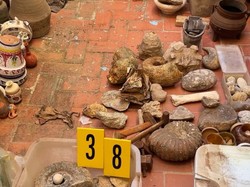 Ratusan Benda Arkeologi Ditemukan Polisi, tapi Katanya Ini Warisan Keluarga