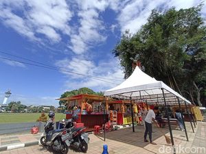 12 Orang Tak Dapat Gerobak Baru, PKL Alun-alun Kota Blitar Protes Relokasi