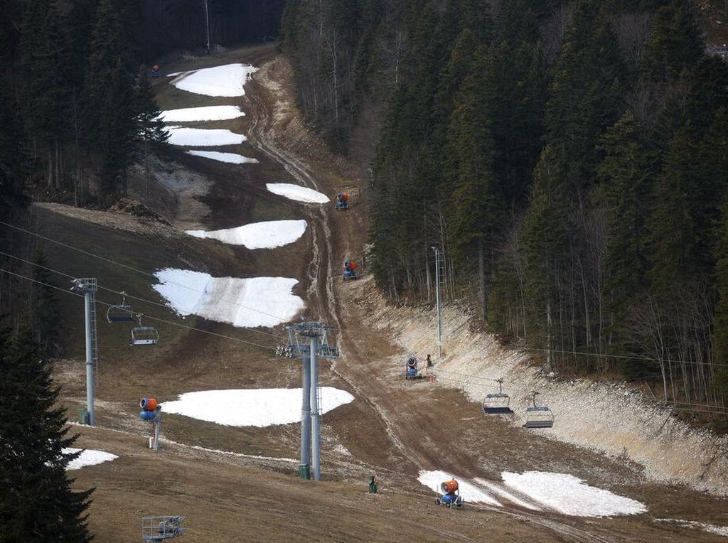 Potret Memprihatinkan Resor Ski di Bosnia Mulai Kehilangan Salju