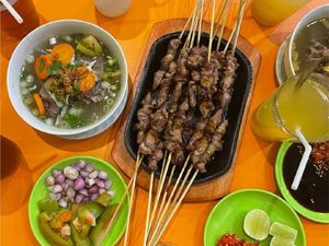 Empuk Juicy! Lezatnya Sate Kambing Muda ala Sate Ghonam di Purwakarta