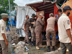 Satpol PP Bogor Tertibkan PKL Liar di Area Pasar Cibinong