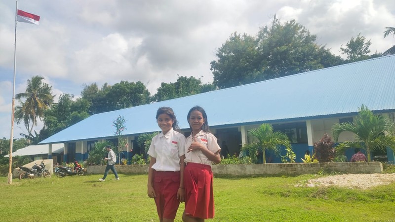 Cerita Siswa SD di Pelosok NTT Tembus Hutan-Jalan Kaki 3 Km ke Sekolah