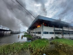 Gudang di Jakut Dilalap Api Diduga Dipicu Api Las dari Pencuri