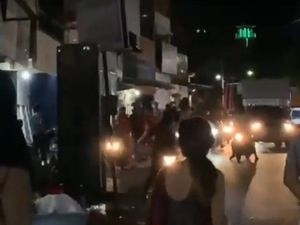 Viral Video Pemuda di Buleleng Terlibat Baku Hantam Saat Galungan Viral Video Pemuda di Buleleng Terlibat Baku Hantam Saat Galungan