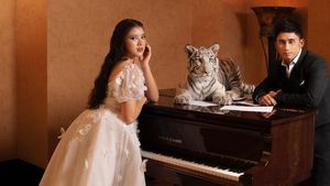 7 Potret Tiara Andini & Alshad Ahmad Foto Bak Prewedding Bareng Hewan Eksotis