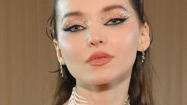 7 Tren Makeup 2023, Kulit Vampir Sampai Efek Mata Sedih