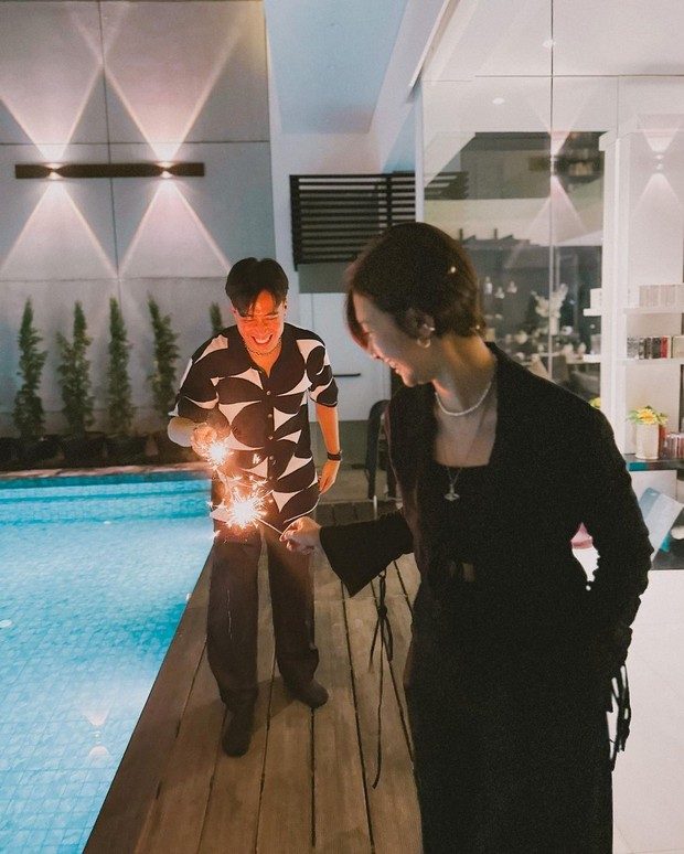 Vidi Aldiano dan Sheila Dara/ Foto: Instagram/vidialdiano Vidi Aldiano dan Sheila Dara di Tahun Baru 2023