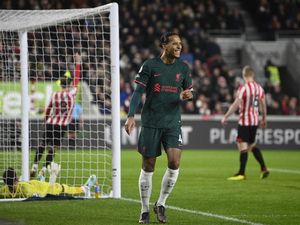 Van Dijk Cedera Hamstring, Bisa Absen Beberapa Pekan