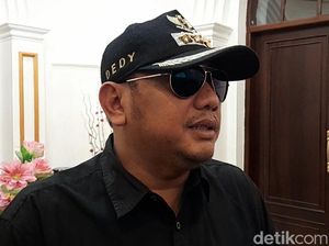 Walkot Tegal Jelaskan Video Joget Bareng Biduan yang Viral Walkot Tegal Jelaskan Video Joget Bareng Biduan yang Viral