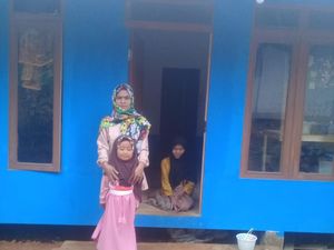 Bahagianya Keluarga Kak Ros Punya Rumah Baru Berkat Sahabat Baik