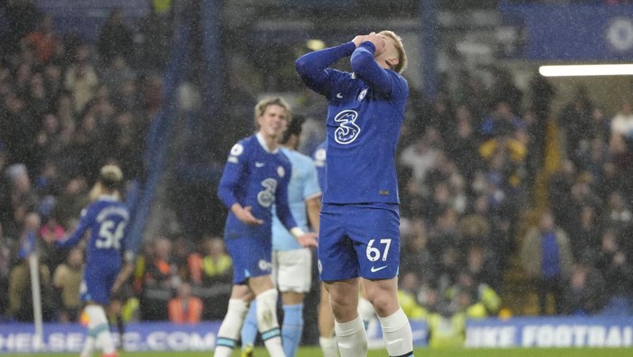 Chelseas Lewis Hall reacts after missing a chance during the English Premier League soccer match between Chelsea and Manchester City at Stamford Bridge stadium in London Thursday, Jan. 5, 2023. (AP Photo/Kirsty Wigglesworth)