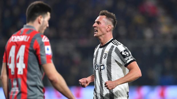 Soccer Football - Serie A - Cremonese v Juventus - Stadio Giovanni Zini, Cremona, Italy - January 4, 2023 Juventus' Arkadiusz Milik celebrates scoring their first goal REUTERS/Jennifer Lorenzini