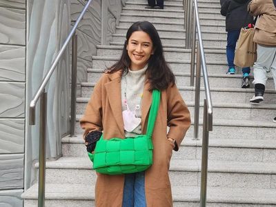 7 Gaya Dian Sastrowardoyo di Jepang, Pakai Kimono Hingga Tas Rp 26 Juta