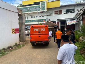 Bantahan Kiai Jember Cabuli Santri Berujung Polisi Geledah Ponpes Bantahan Kiai Jember Cabuli Santri Berujung Polisi Geledah Ponpes