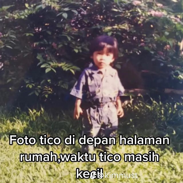 Foto Diduga Memori Masa Kecil Tiko dengan Ibu Eny & Sang Ayah Tercinta