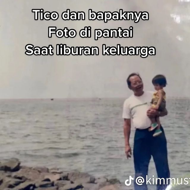 Foto Diduga Memori Masa Kecil Tiko dengan Ibu Eny & Sang Ayah Tercinta