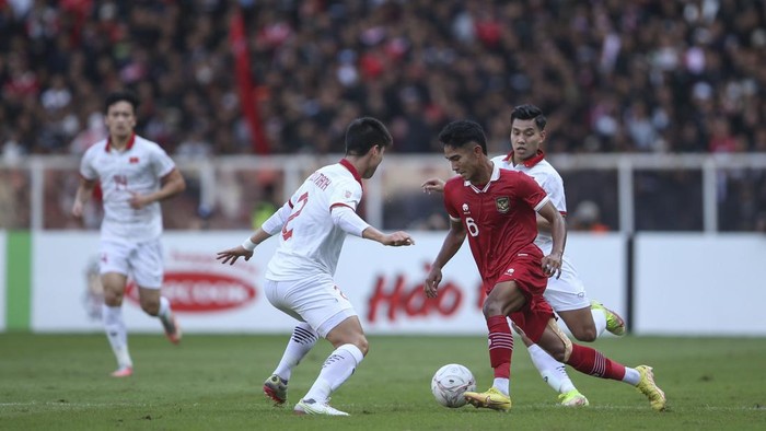 Duel Indonesia vs Vietnam di semifinal leg I Piala AFF 2022. Pertandingan berakhir dengan skor 0-0 dan digelar di Stadion Geloran Bung Karno, Jumat (6/1/2023).