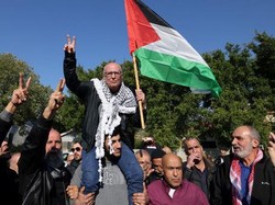 Israel Bebaskan Tahanan Palestina Terlama Karim Younis dari Penjara