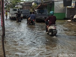 Gus Mus Sentil Banjir Rob di Sayung Demak, Ini Kata BPBD Jateng